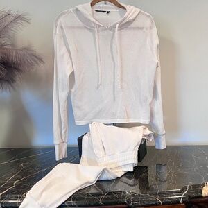 Two-piece White Mesh and Jersey set in Small by Peach Athleisure